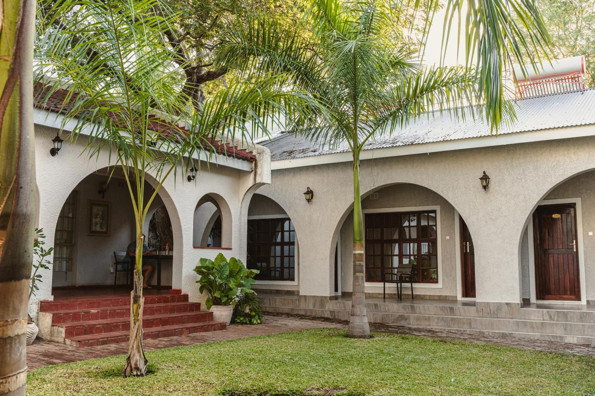 Jacaranda Lodge Victoria Falls Luaran gambar
